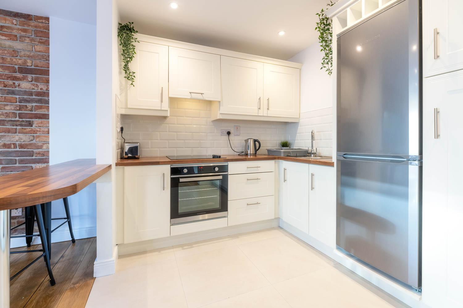 Modern Canal View Home, In City Centre, Sleeps 8 Galway Exterior foto